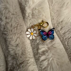 Daisy and Butterfly Gold Charm Clip - White & Blue-Pink